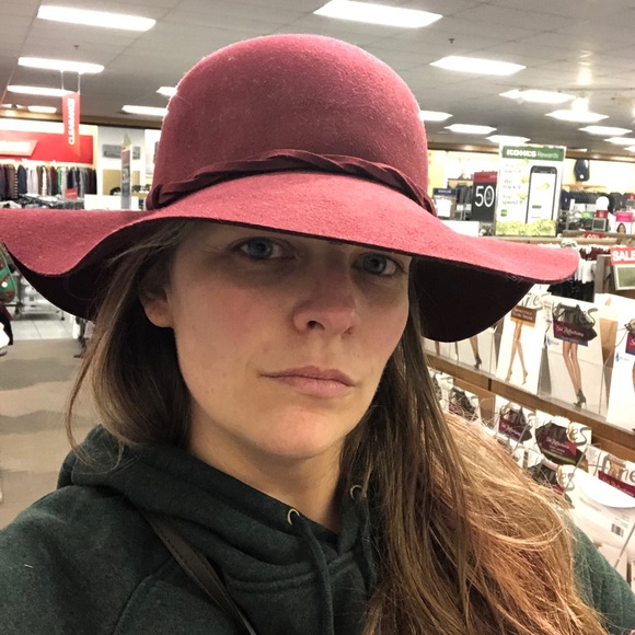 Meet your Posher, Debra - Picture 5 of 6